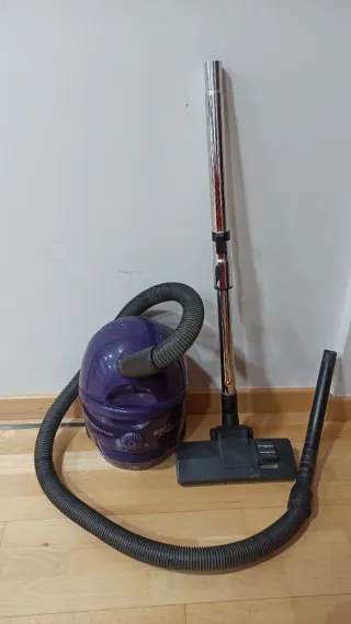 Aspiradora Taurus golf 1700 W