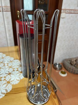 Cafetera Nespresso Vertuo Plus Roja.