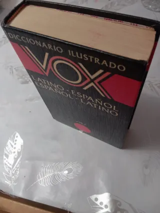 diccionario_latino español y español latino vox