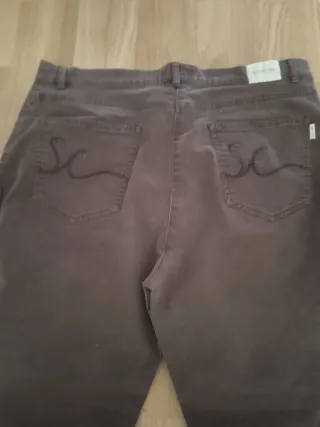 Pantalón mujer marrón