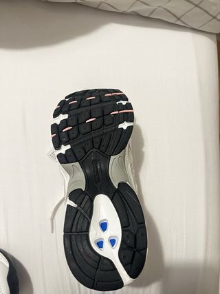 New Balance nuevas, ponen talla 39 pero son 37 1/2