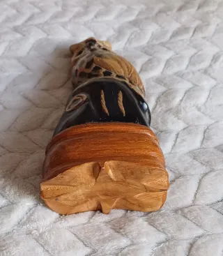 Figura búho cuerno de búfalo tallado