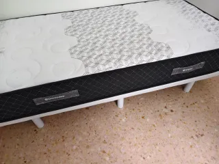 Colchón + base tapizada de regalo