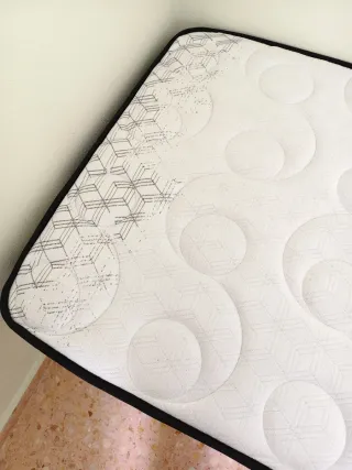 Colchón + base tapizada de regalo