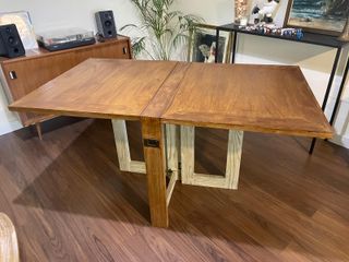 Mesa abatible de madera
