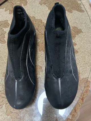 Botas de fútbol Puma negras