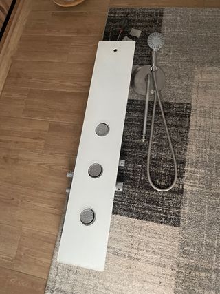 Columna Ducha Hidromasaje Blanca y Plateada