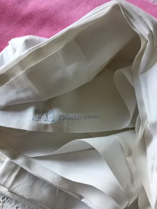 Juego de sábanas blanco con encaje