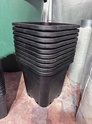 Macetas de cultivo plástico negro TIESTO