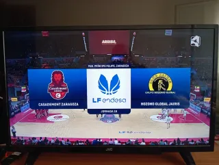 TV JVC 32 Smart TV Negra