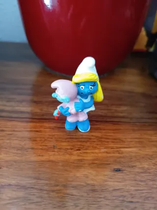 Figura PVC Pitufina. Pitufo.