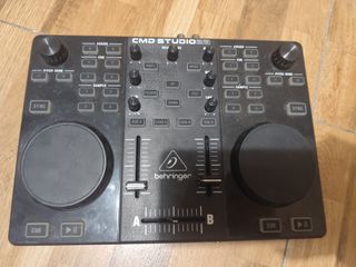Controller DJ Behringer CMD Studio 2A