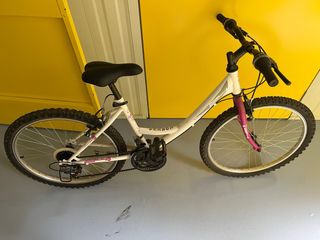 Bicicleta niña/adolescente blanca y rosa