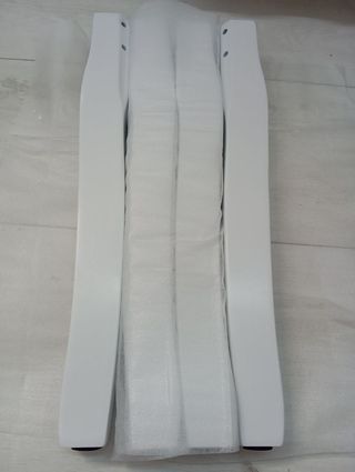 Tocador blanco con espejo ovalado