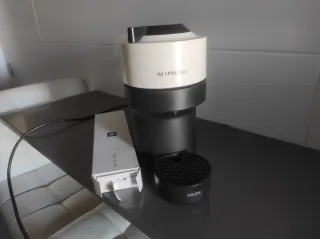 Cafetera Nespresso Vertuo Pop Blanca