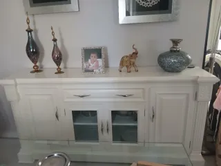 Mueble buffet madera maciza y cristal