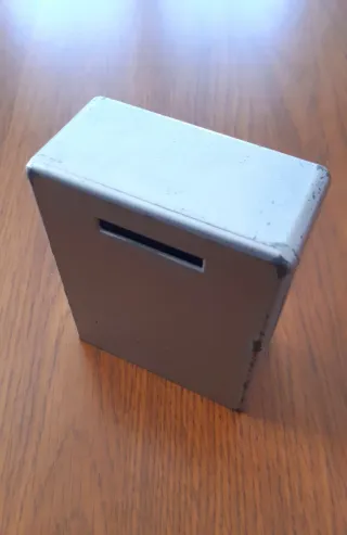 Cassaforte salvadanaio in metallo Polistil