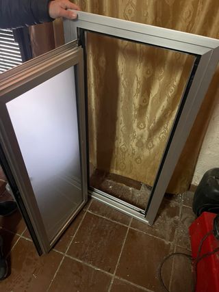 Ventana de baño aluminio