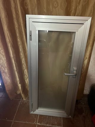 Ventana de baño aluminio