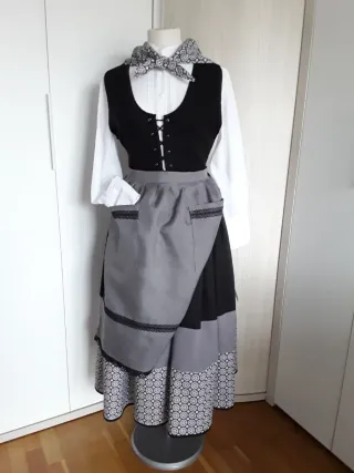 TRAJE NESKA-BASERRITARRA "145 EUROS "