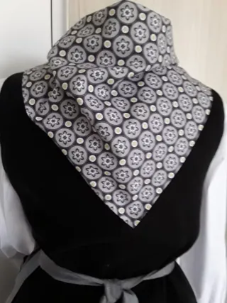 TRAJE NESKA-BASERRITARRA "145 EUROS "