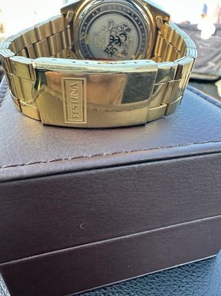 Reloj Festina Dorado y Verde.