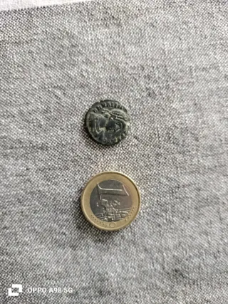 Moneda Romana Follis Valentiniano Reverso Victoria