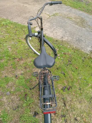 Bicicleta de paseo negra