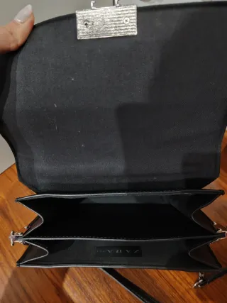 Borsa tracolla nera con patch