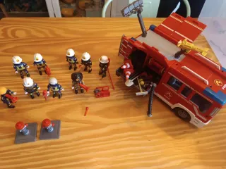 Camión de bomberos Playmobil con figuras