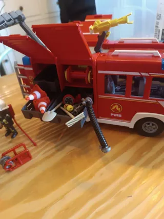 Camión de bomberos Playmobil con figuras