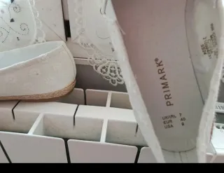 Alpargatas blancas bordadas