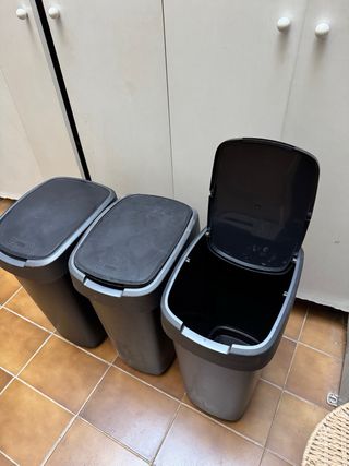 3 Cubos de Basura Rotho Negros (50L)
