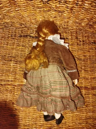 Muñeca de porcelana vintage