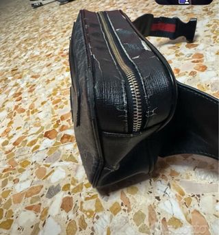 Marsupio Gucci nero un po rovinato