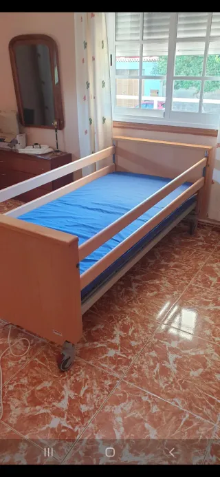 Cama articulada hospitalaria