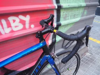 GIANT DEFY bicicleta