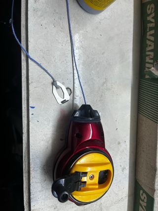 Tiralíneas y tiza azul