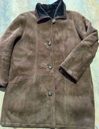 Abrigo de piel marrón