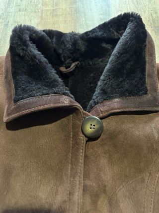 Abrigo de piel marrón