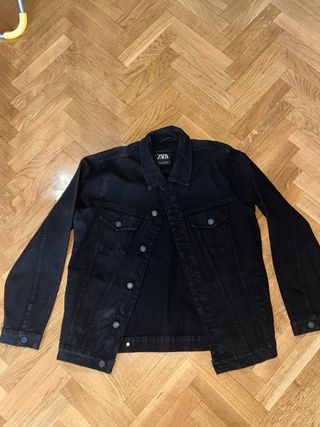 Chaqueta vaquera negra Zara