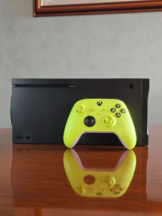Xbox Series X + Mando Edición Especial