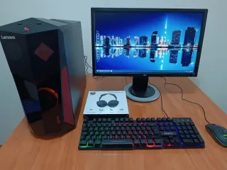 Pacchetto completo - PC da gioco Lenovo + periferiche