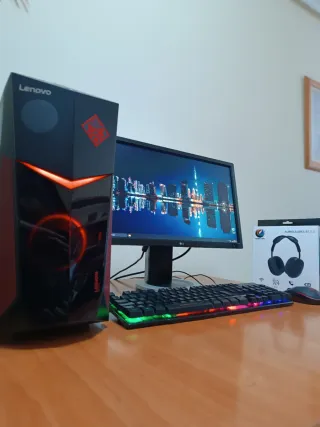 Pacchetto completo - PC da gioco Lenovo + periferiche