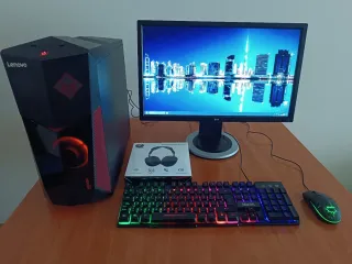 Pacchetto completo - PC da gioco Lenovo + periferiche