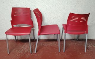 3 Sillas Rojas y Plateadas