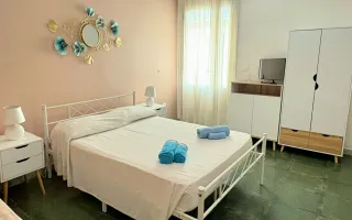 Soluzione a due passi dalla SPIAGGIA di sabbia