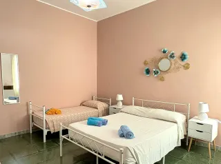 Soluzione a due passi dalla SPIAGGIA di sabbia