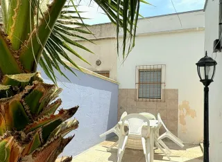 Soluzione a due passi dalla SPIAGGIA di sabbia