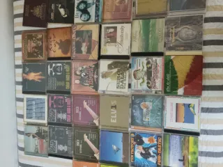 Lote 34 CDs Variados varios de ellos dobles